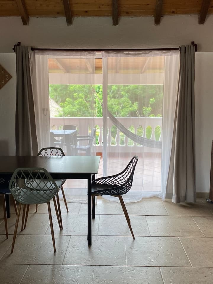 Primaluna Beach Hostel
