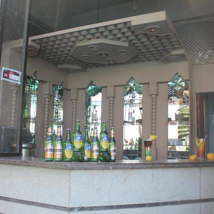 Emilio Hotel Luxor