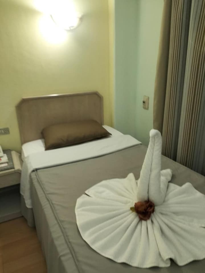 Emilio Hotel Luxor
