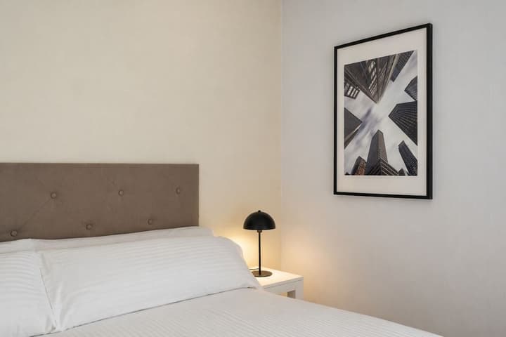 LATROUPE Grand Place Hostel