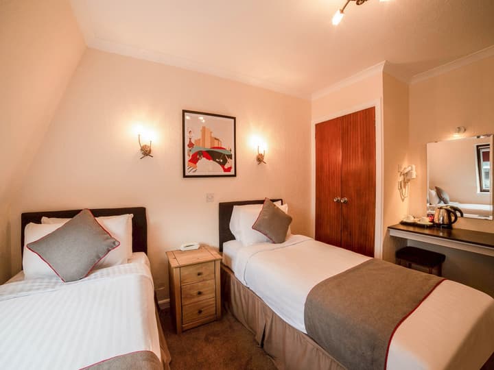 Oyo Loch Ness Drumnadrochit Hotel