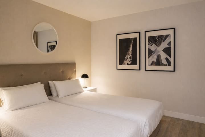 LATROUPE Grand Place Hostel