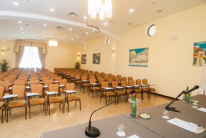 Le Cheminee Business Hotel