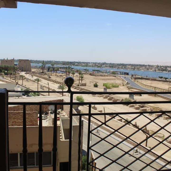 Emilio Hotel Luxor