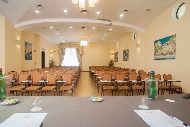 Le Cheminee Business Hotel
