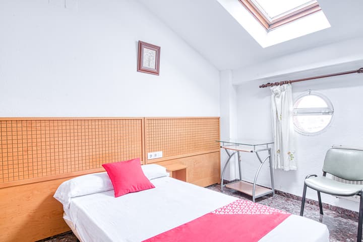 OYO Hostal Nova Picanya