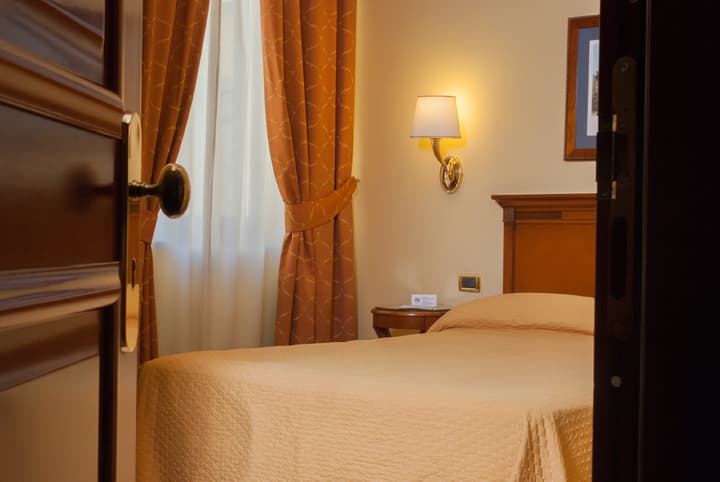 Le Cheminee Business Hotel