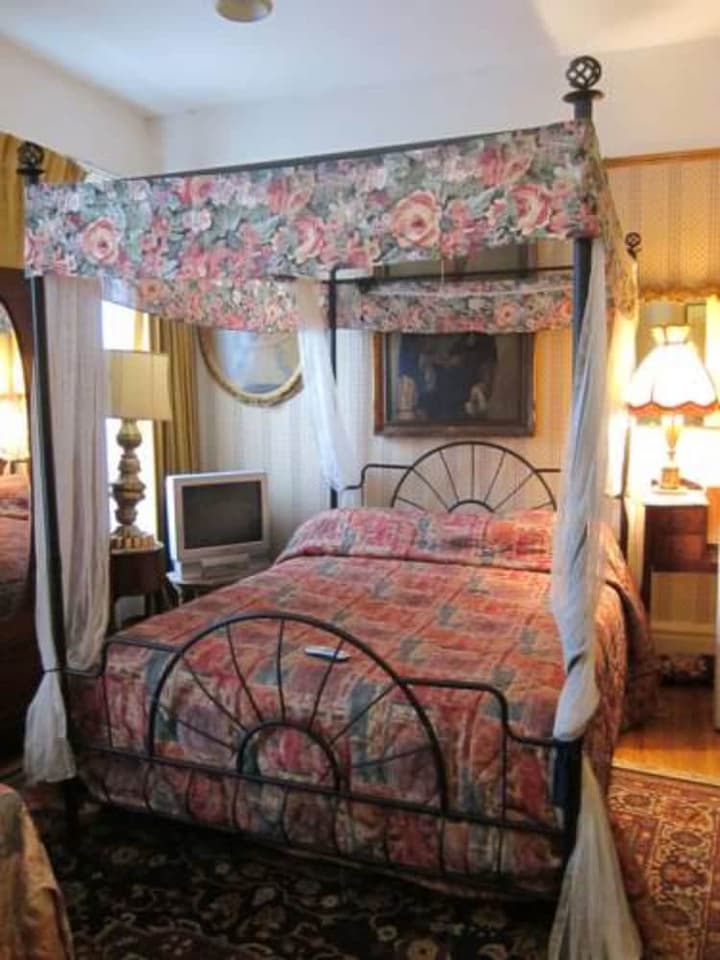 Pimblett's Downtown Toronto B&B