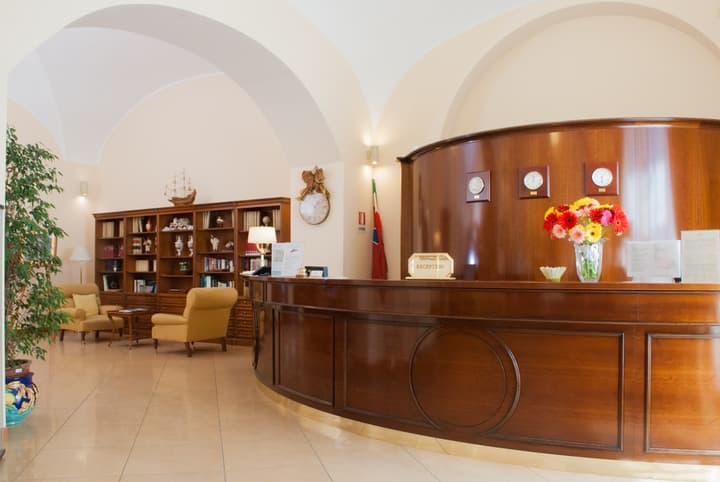 Le Cheminee Business Hotel