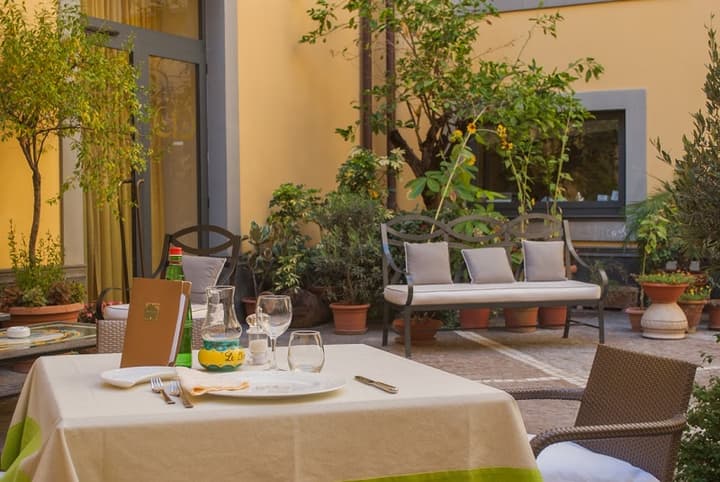 Le Cheminee Business Hotel