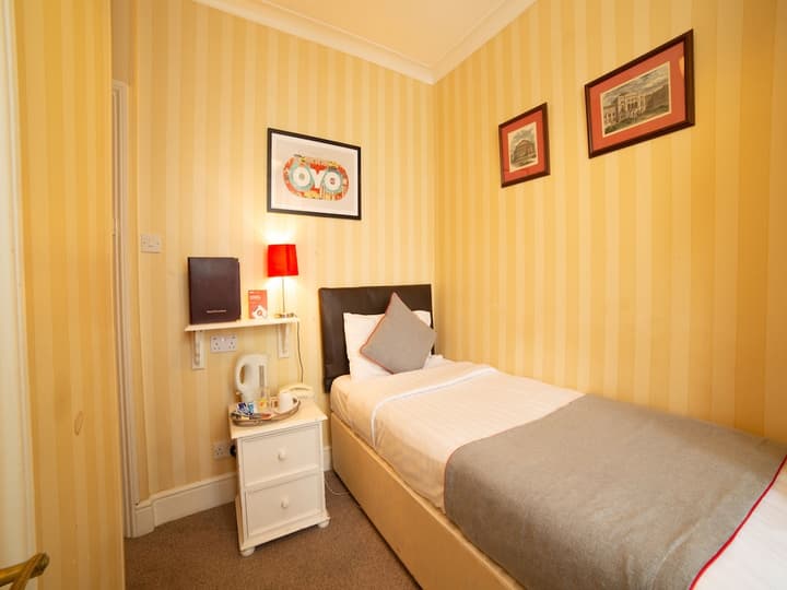 Oyo Fines Bayliwick Hotel