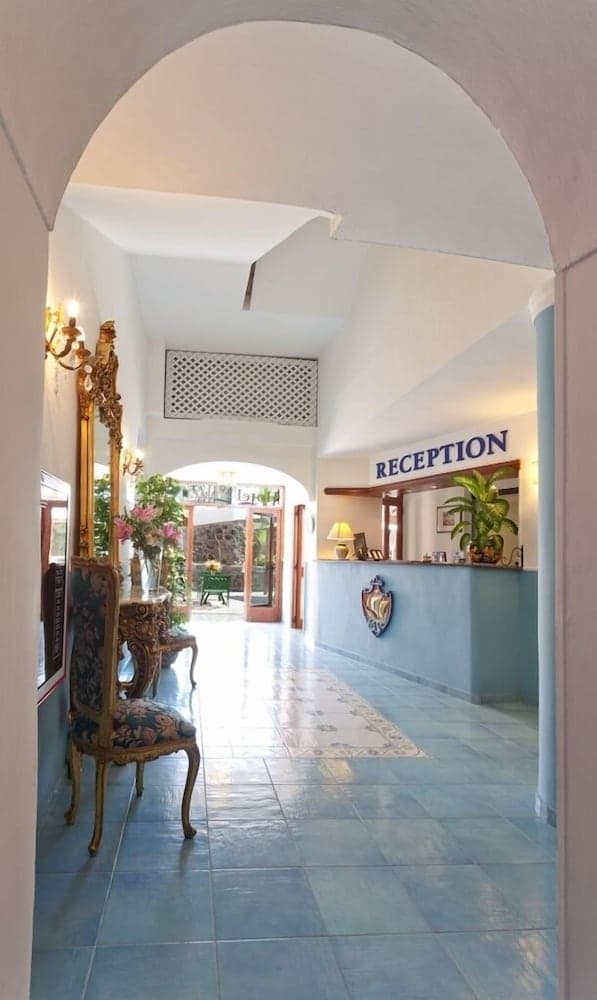 Hotel Antares
