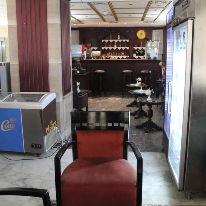 Emilio Hotel Luxor