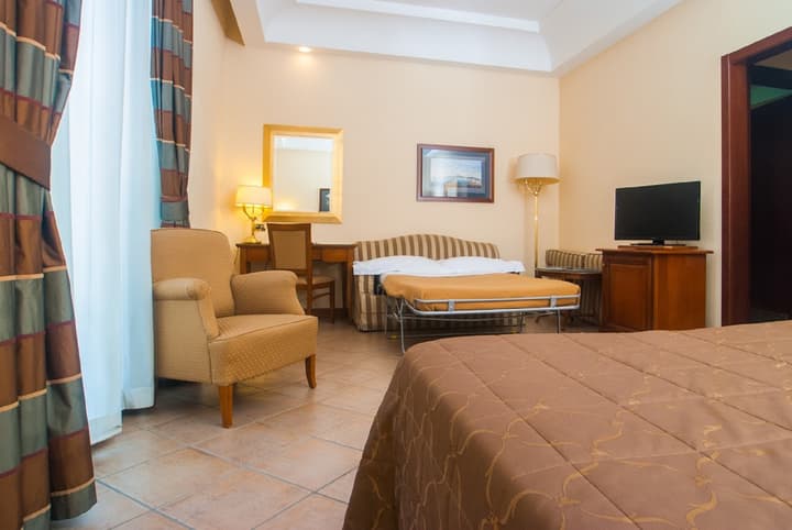 Le Cheminee Business Hotel