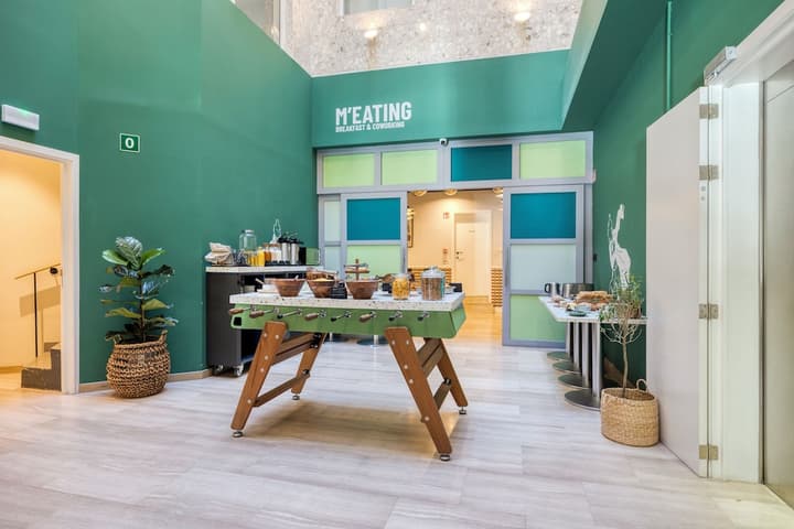 LATROUPE Grand Place Hostel