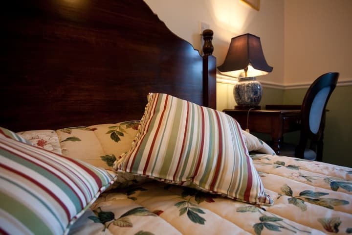 Oyo Fines Bayliwick Hotel