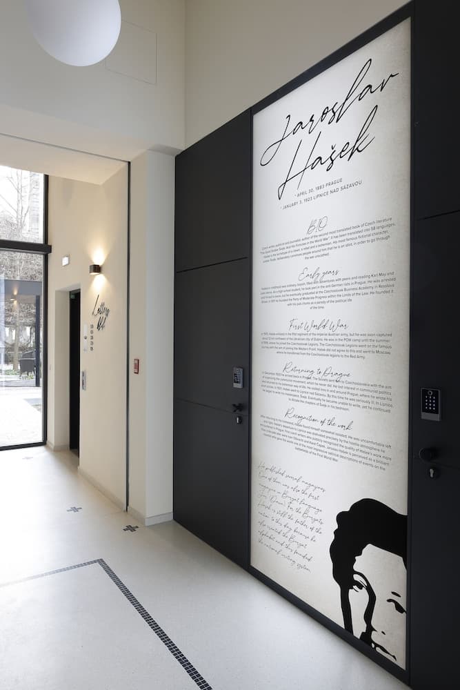 Three Crowns Hotel