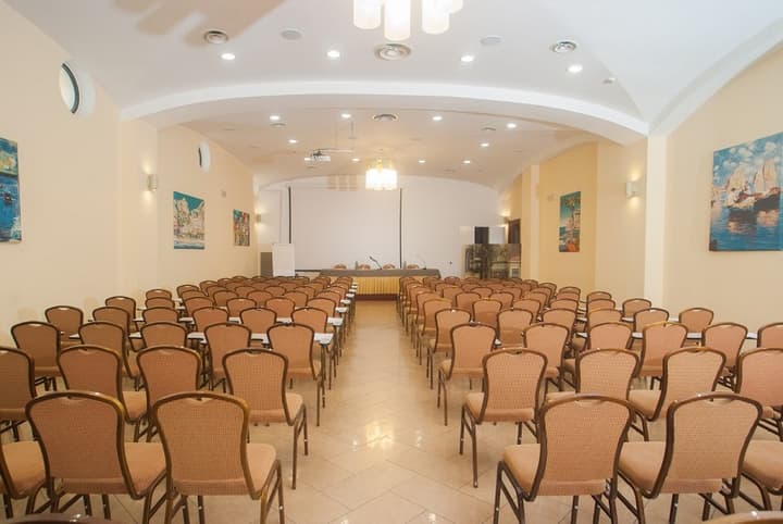 Le Cheminee Business Hotel