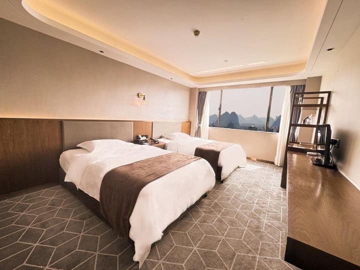 Guilin Plaza