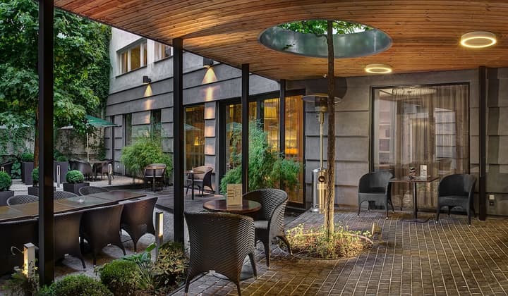 Three Crowns Hotel