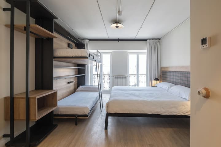 LATROUPE Grand Place Hostel