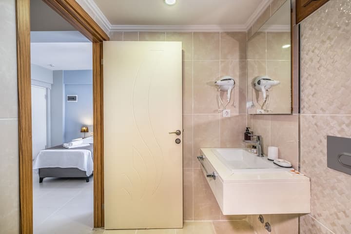 Himm Hotel
