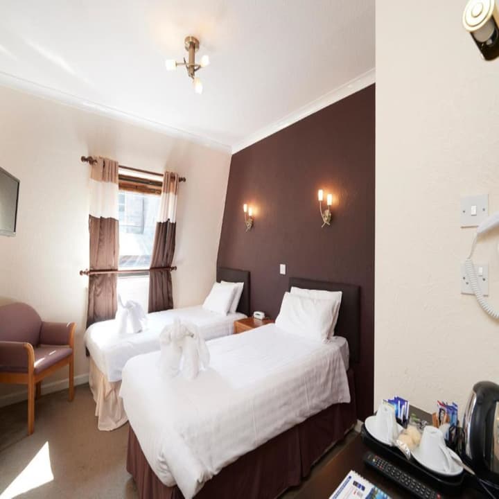 Oyo Loch Ness Drumnadrochit Hotel