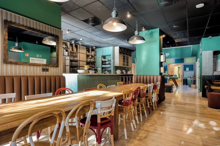 LATROUPE Grand Place Hostel