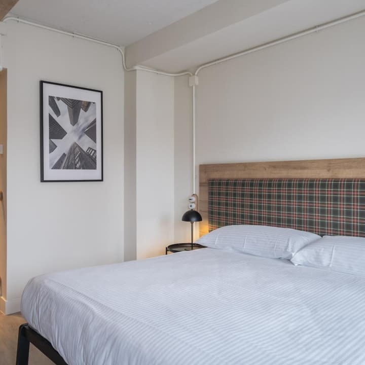 LATROUPE Grand Place Hostel