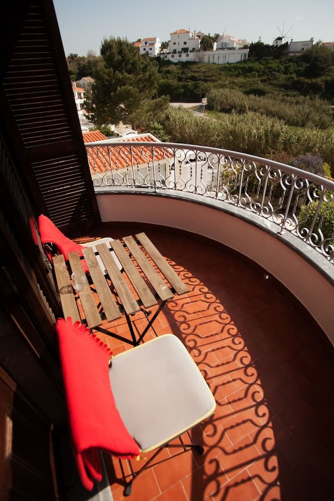 Ericeira Chill Hill 2 Peach Garden