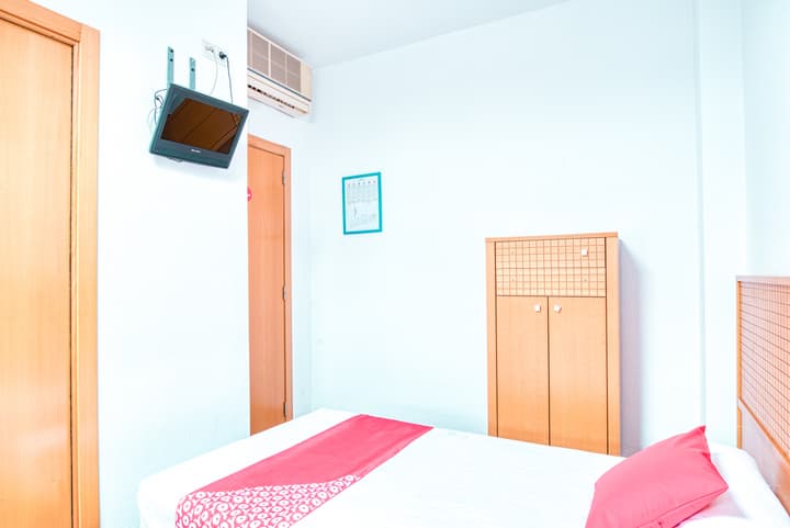 OYO Hostal Nova Picanya