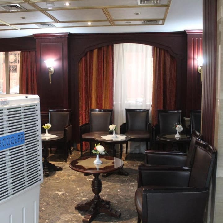 Emilio Hotel Luxor