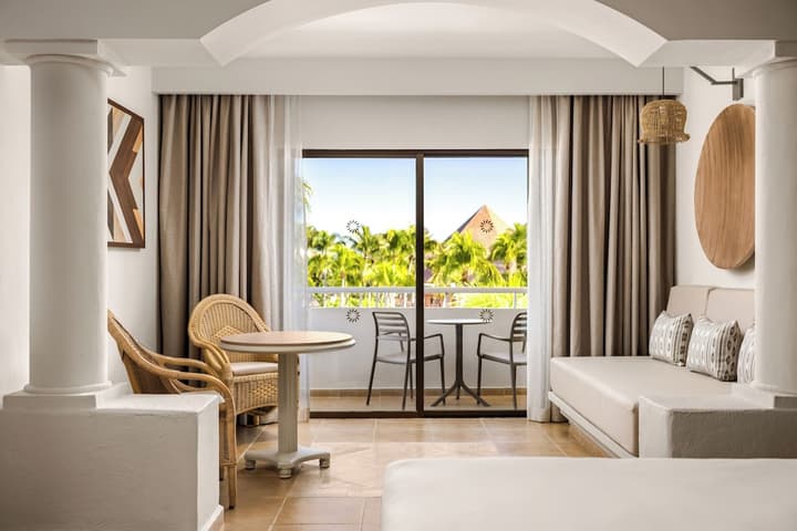 Bahia Principe Escape Tequila