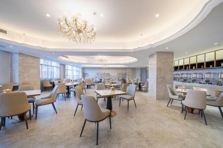 Vienna International Hotel (Guangzhou Shijing)