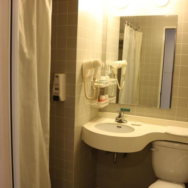Jinjiang Inn(Beijing Universal Resort Tongzhou Beiyuan Subway Station)