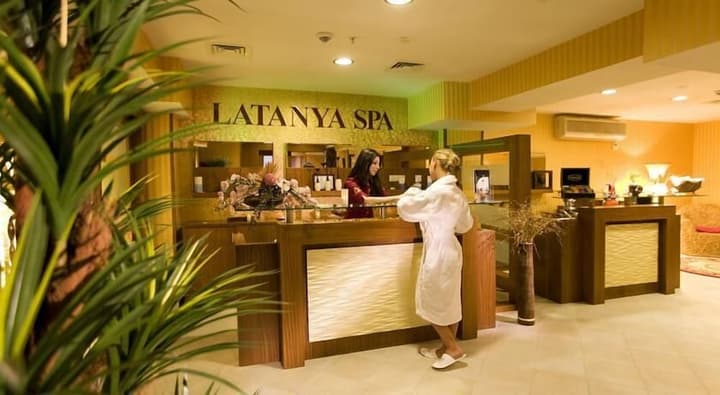 Latanya Palm and Spa Hotel