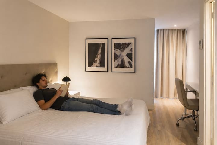 LATROUPE Grand Place Hostel