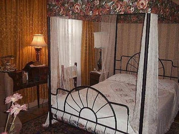 Pimblett's Downtown Toronto B&B