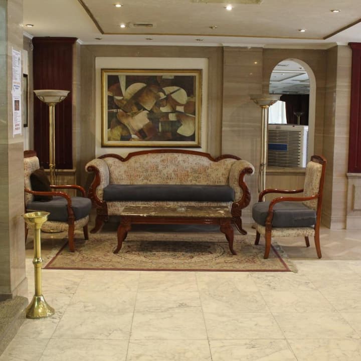 Emilio Hotel Luxor