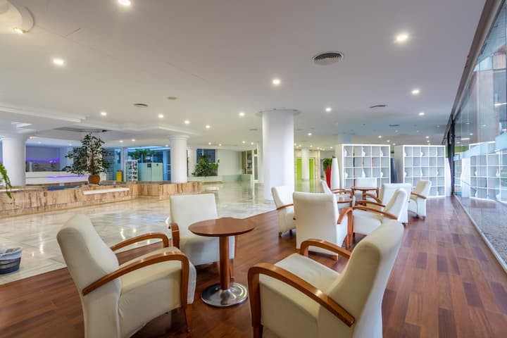 Illot Suites & Spa