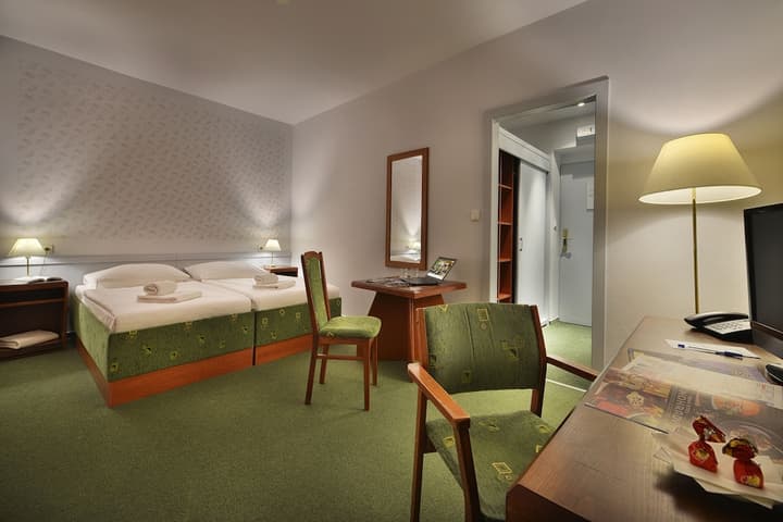 Three Crowns Hotel