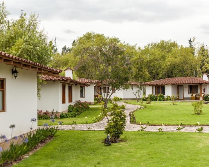 Hotel La Ensenada y Campo