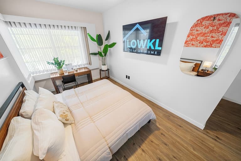 Greenview Hotel by Lowkl