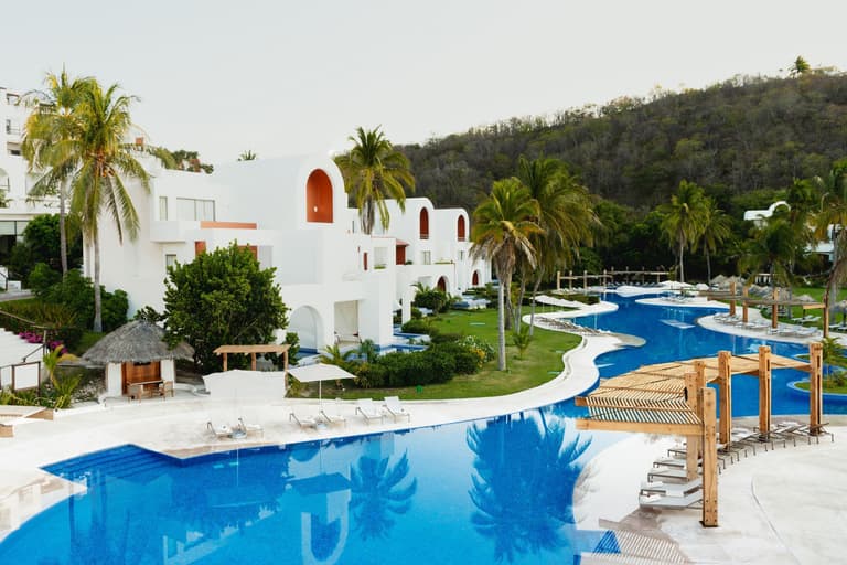 Camino Real Zaashila Huatulco
