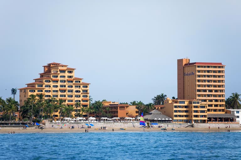 Costa De Oro Beach Hotel