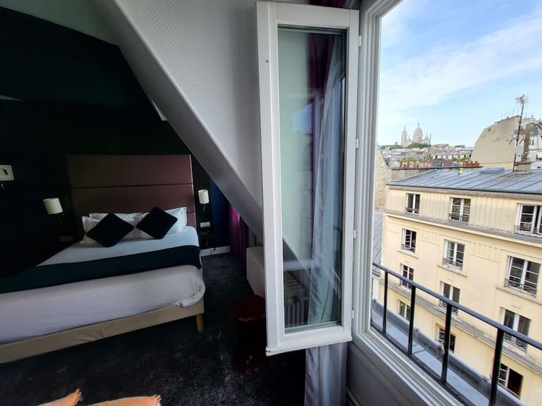 ACCUEIL HOTEL PARIS PIGALLE MONTMARTRE – Hôtel rénové