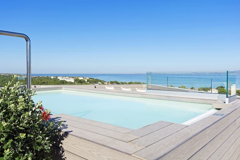 HSM Son Verí - Adults Only