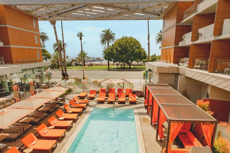 Shore Hotel