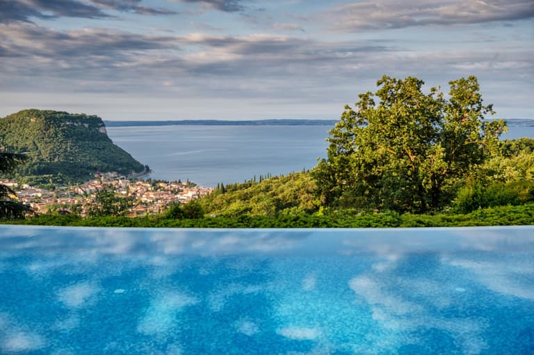 Madrigale Panoramic Lifestyle & Soulful Hotel