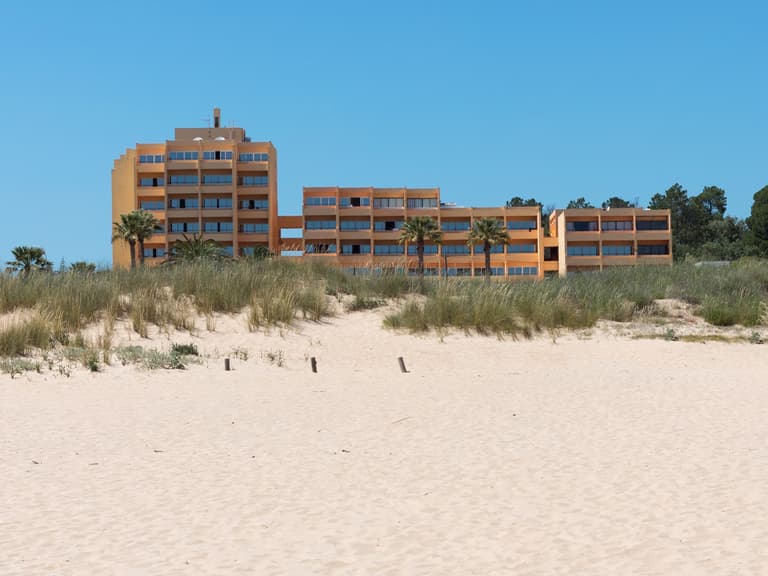Meia Praia Lagos - Beach Club Apartments
